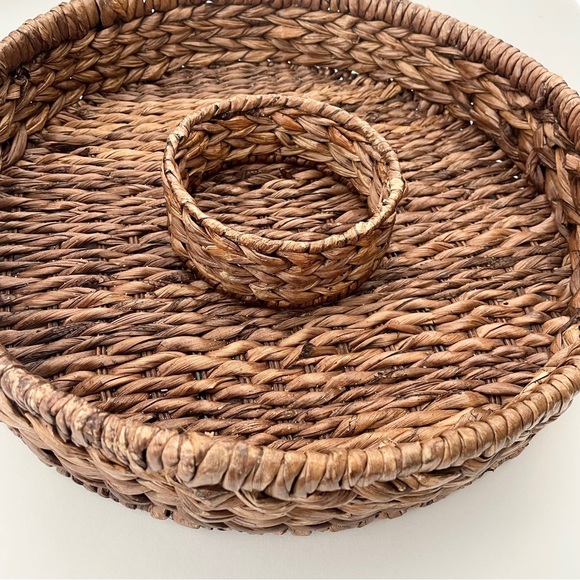 Chip and Dip Woven Basket Platter Tray in Brown 14.5” - Picture 3 of 6